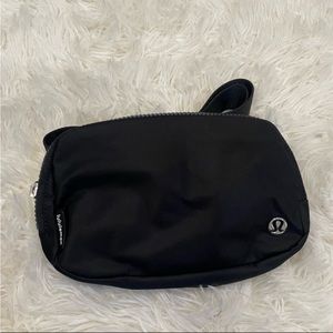 NWT lululemon everywhere belt bag black